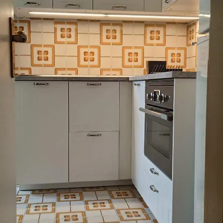 La Mansarda Delle 4 Stagioni Apartment *