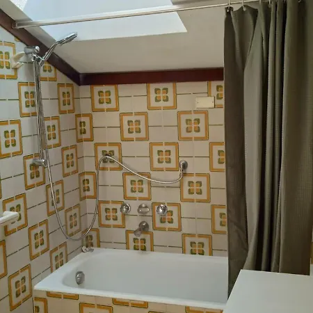 La Mansarda Delle 4 Stagioni Apartment *